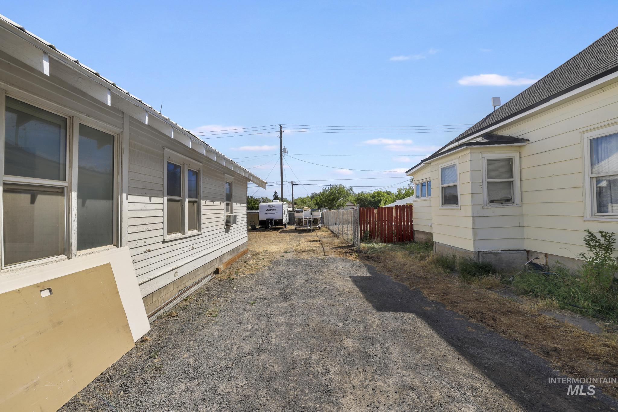 212 8th Ave S, Buhl, Idaho 83316-1323, 2 Bedrooms, 1 Bathroom, Residential For Sale, Price $195,000, 98991051