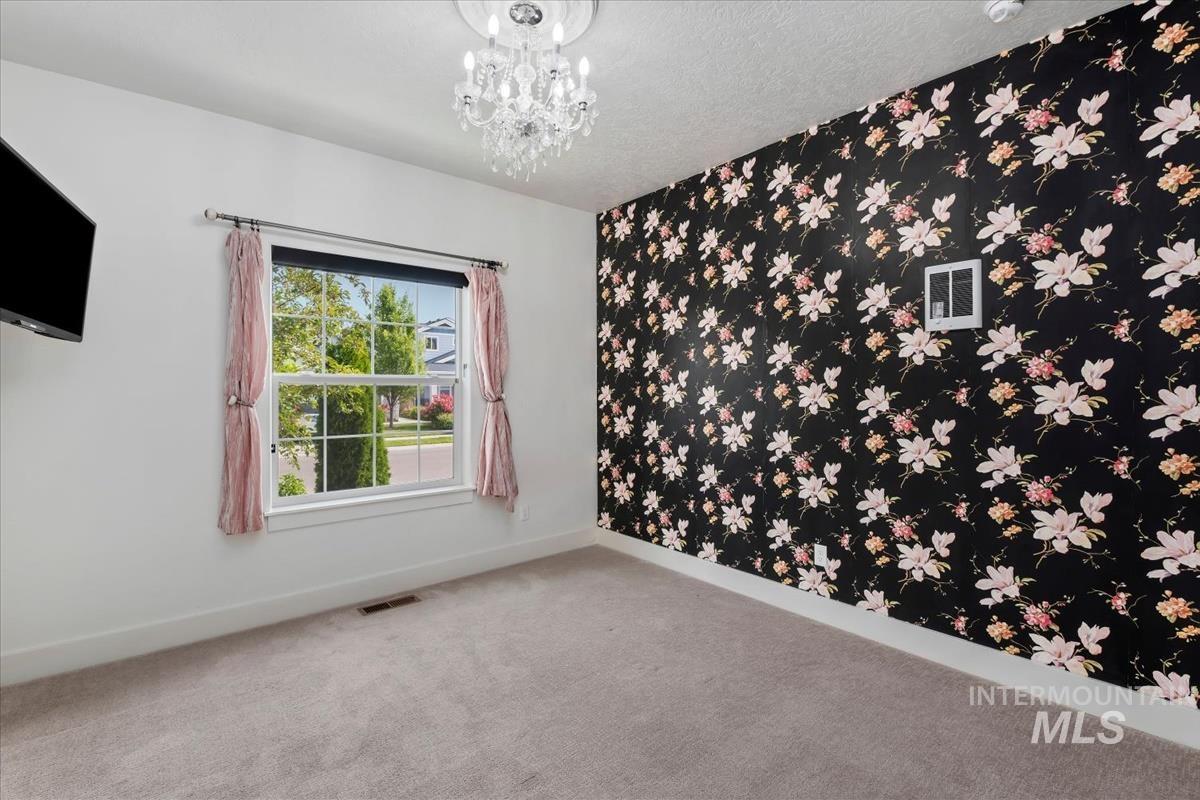 9617 W De Witt St, Boise, Idaho 83704, 3 Bedrooms, 2 Bathrooms, Residential For Sale, Price $450,000,MLS 98991052