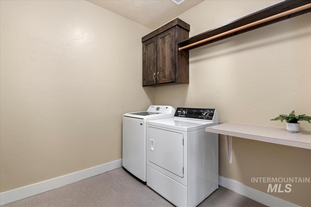 9617 W De Witt St, Boise, Idaho 83704, 3 Bedrooms, 2 Bathrooms, Residential For Sale, Price $450,000,MLS 98991052