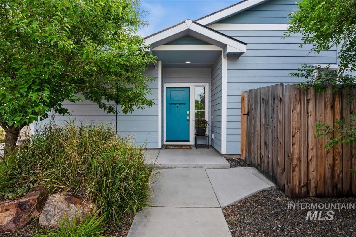 9617 W De Witt St, Boise, Idaho 83704, 3 Bedrooms, 2 Bathrooms, Residential For Sale, Price $450,000,MLS 98991052