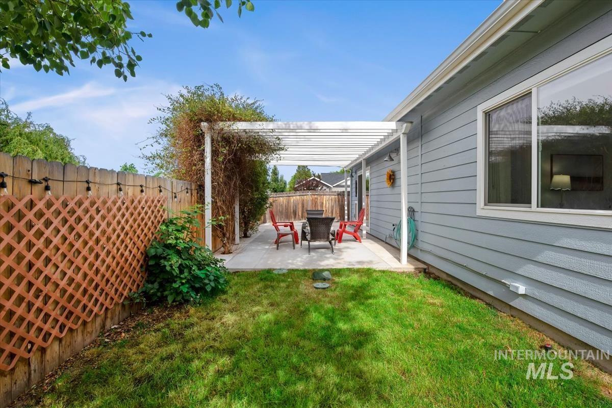 9617 W De Witt St, Boise, Idaho 83704, 3 Bedrooms, 2 Bathrooms, Residential For Sale, Price $450,000,MLS 98991052