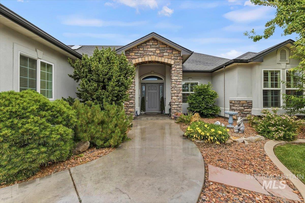 9774 W Blackpool Ct, Star, Idaho 83669, 3 Bedrooms, 2.5 Bathrooms, Residential For Sale, Price $599,999,MLS 98991058