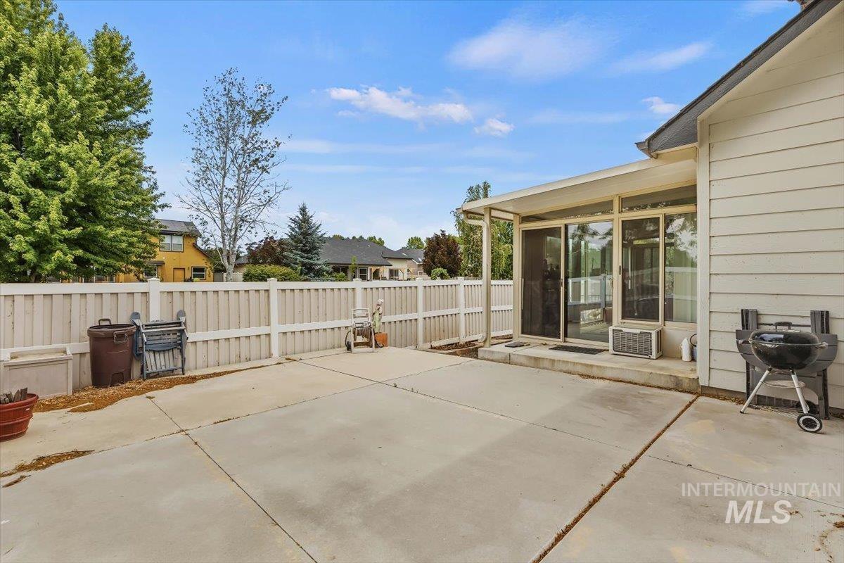 9774 W Blackpool Ct, Star, Idaho 83669, 3 Bedrooms, 2.5 Bathrooms, Residential For Sale, Price $599,999,MLS 98991058