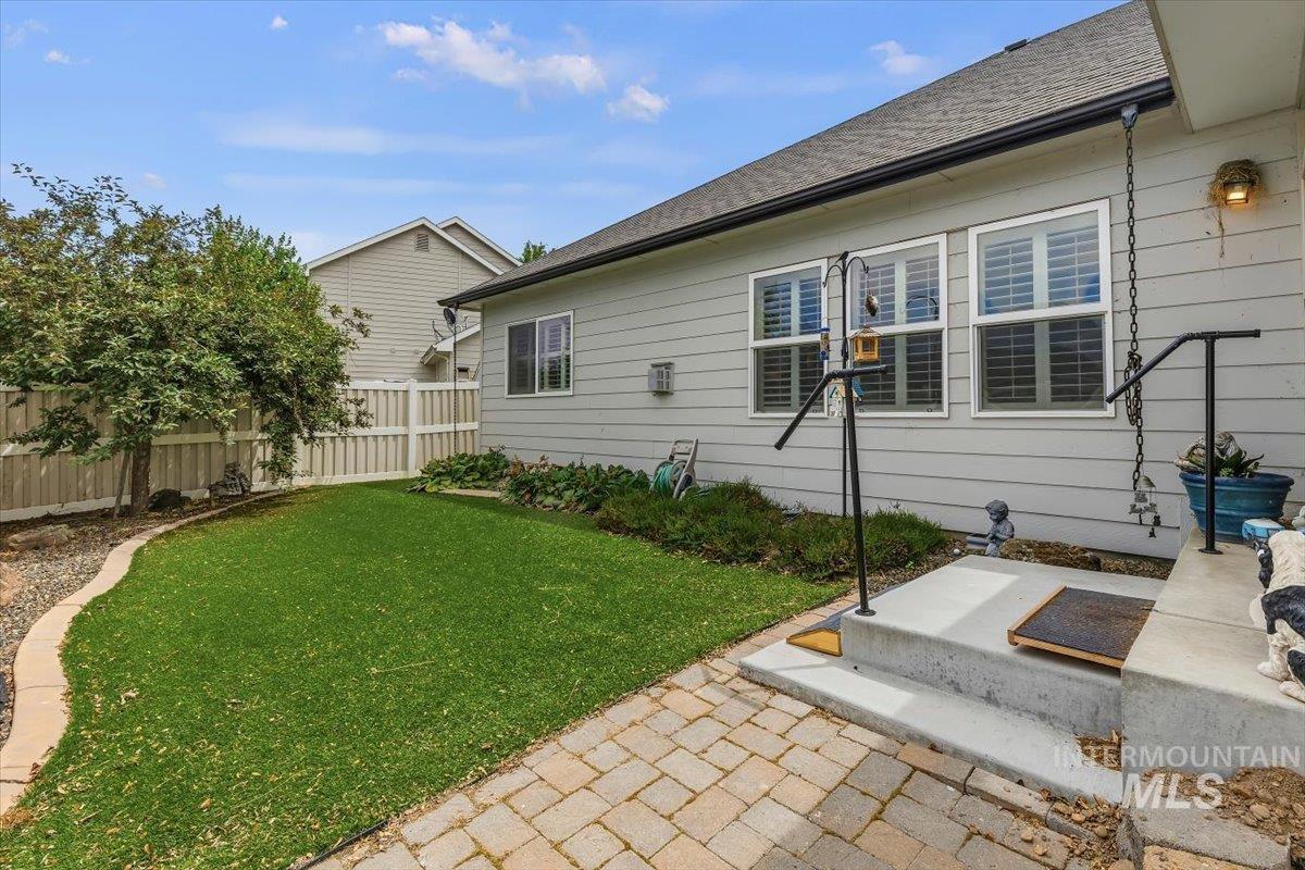 9774 W Blackpool Ct, Star, Idaho 83669, 3 Bedrooms, 2.5 Bathrooms, Residential For Sale, Price $599,999,MLS 98991058