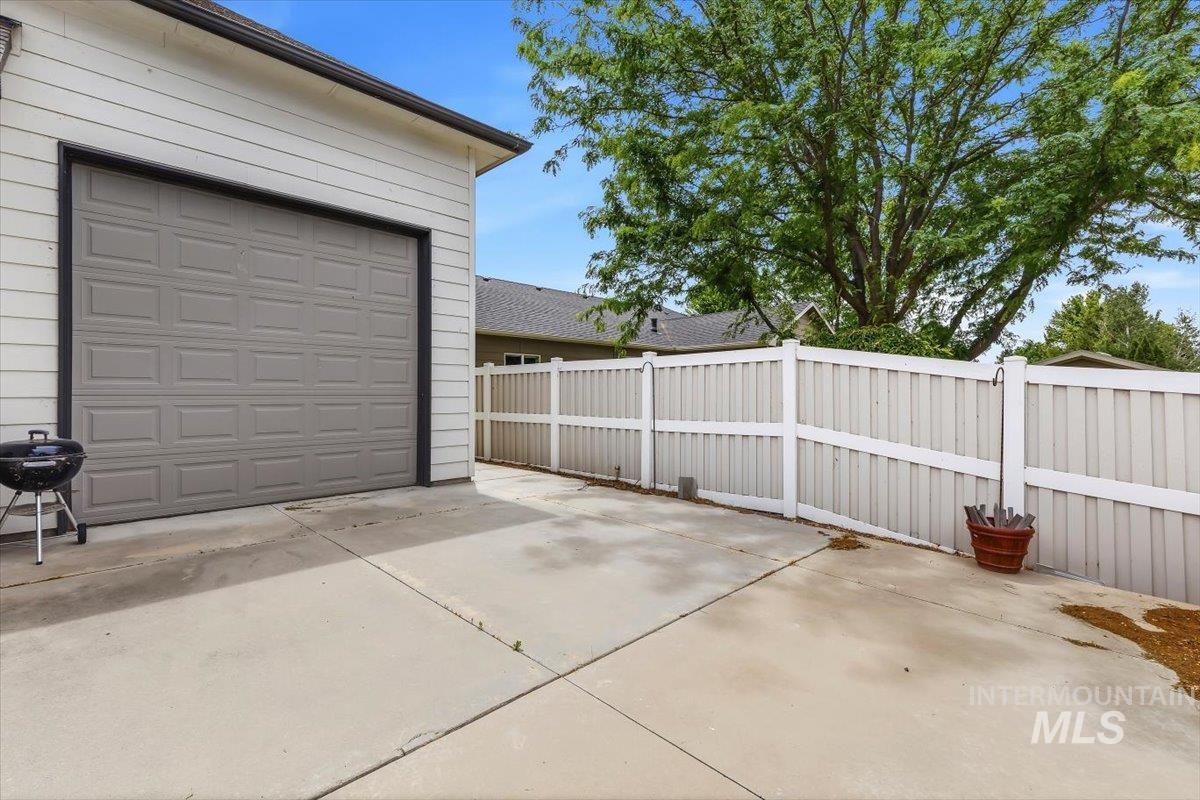 9774 W Blackpool Ct, Star, Idaho 83669, 3 Bedrooms, 2.5 Bathrooms, Residential For Sale, Price $599,999,MLS 98991058