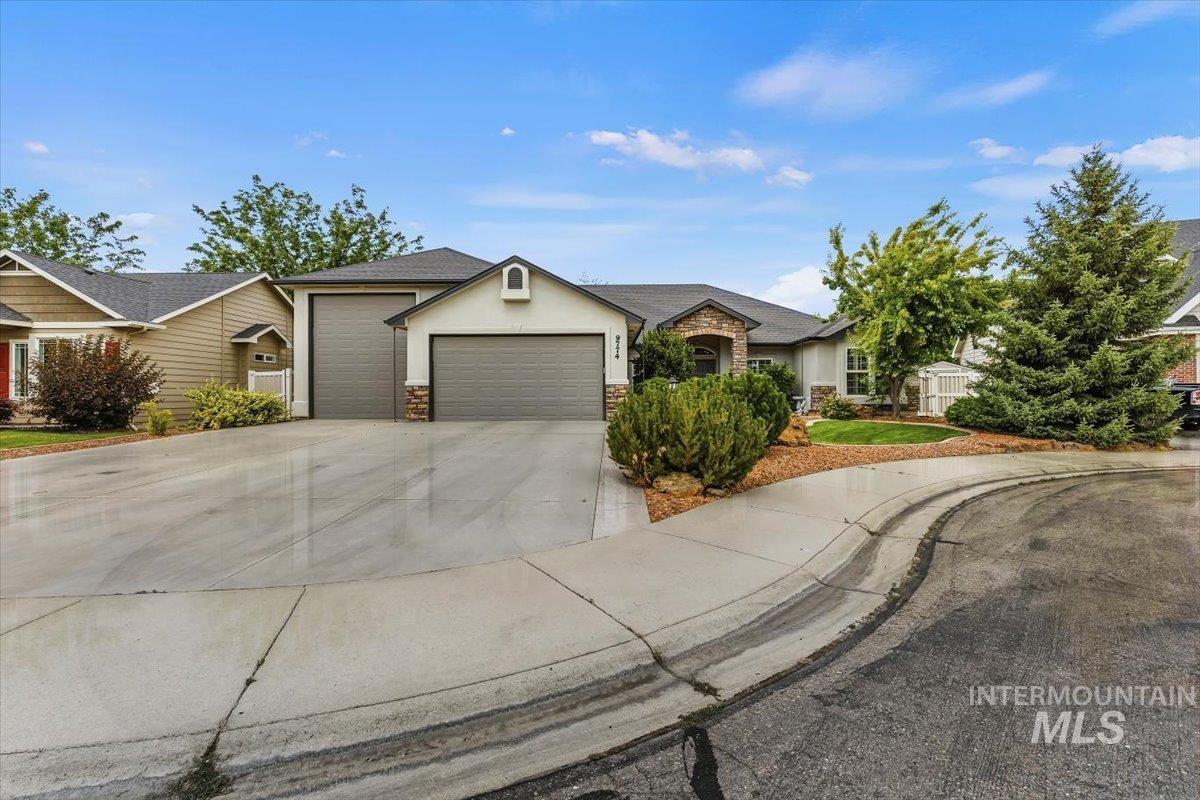 9774 W Blackpool Ct, Star, Idaho 83669, 3 Bedrooms, 2.5 Bathrooms, Residential For Sale, Price $599,999,MLS 98991058