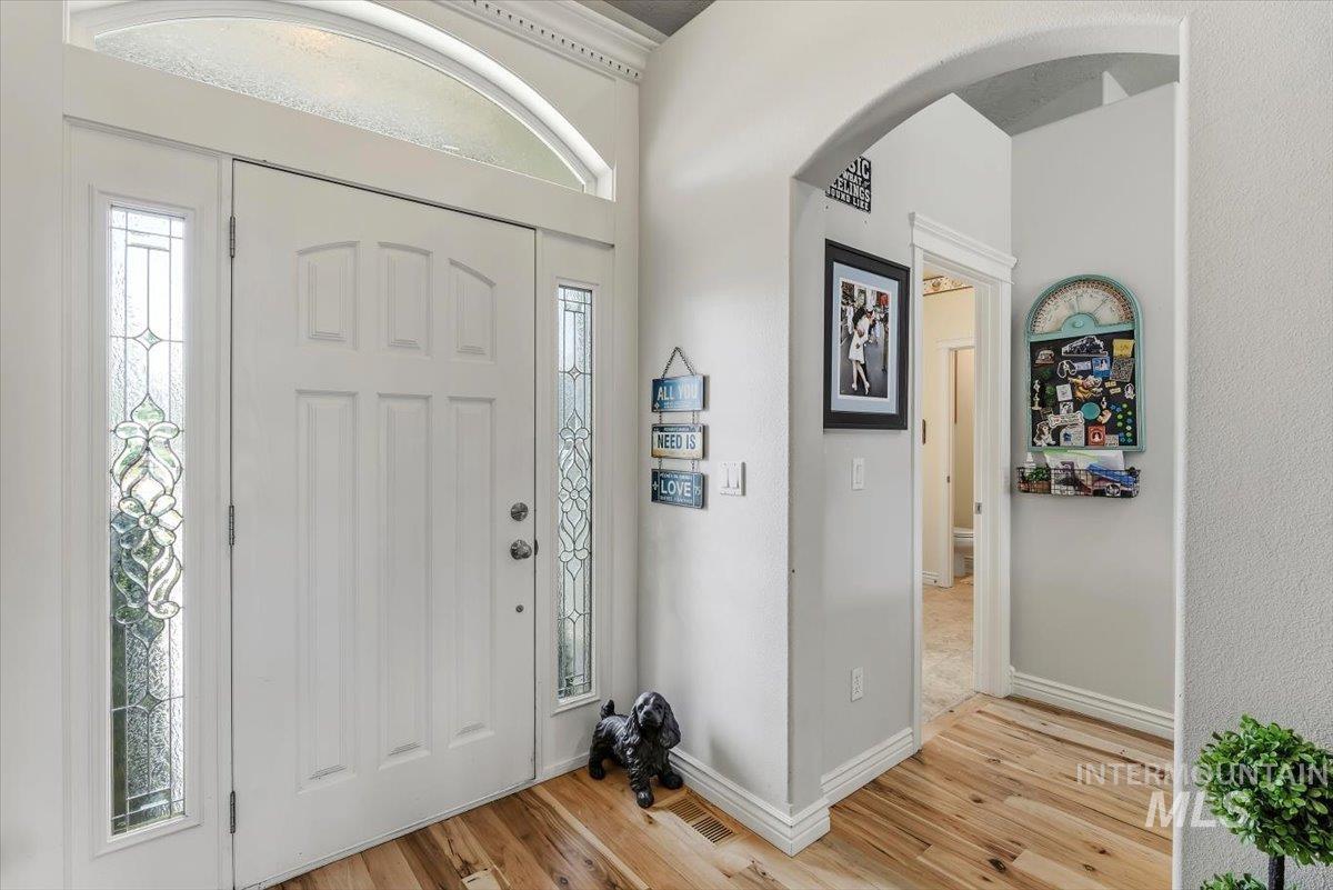 9774 W Blackpool Ct, Star, Idaho 83669, 3 Bedrooms, 2.5 Bathrooms, Residential For Sale, Price $599,999,MLS 98991058