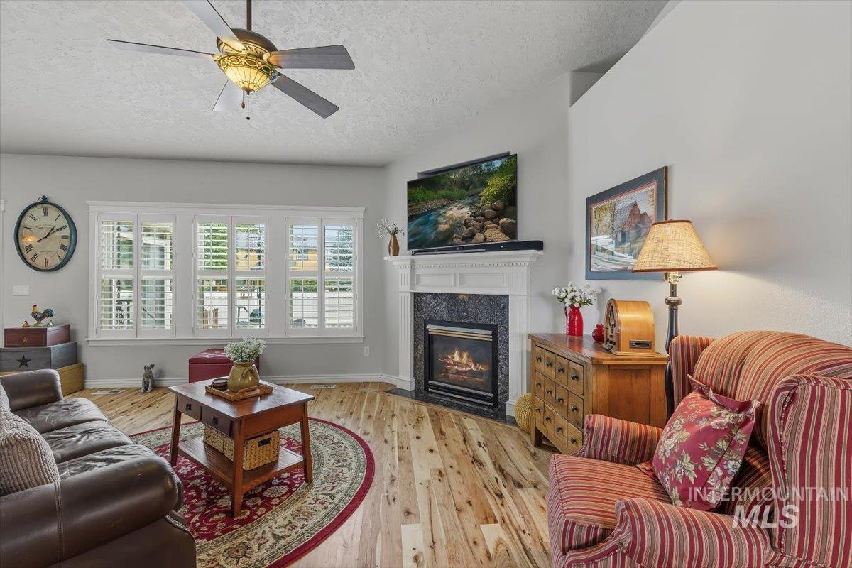 9774 W Blackpool Ct, Star, Idaho 83669, 3 Bedrooms, 2.5 Bathrooms, Residential For Sale, Price $599,999,MLS 98991058
