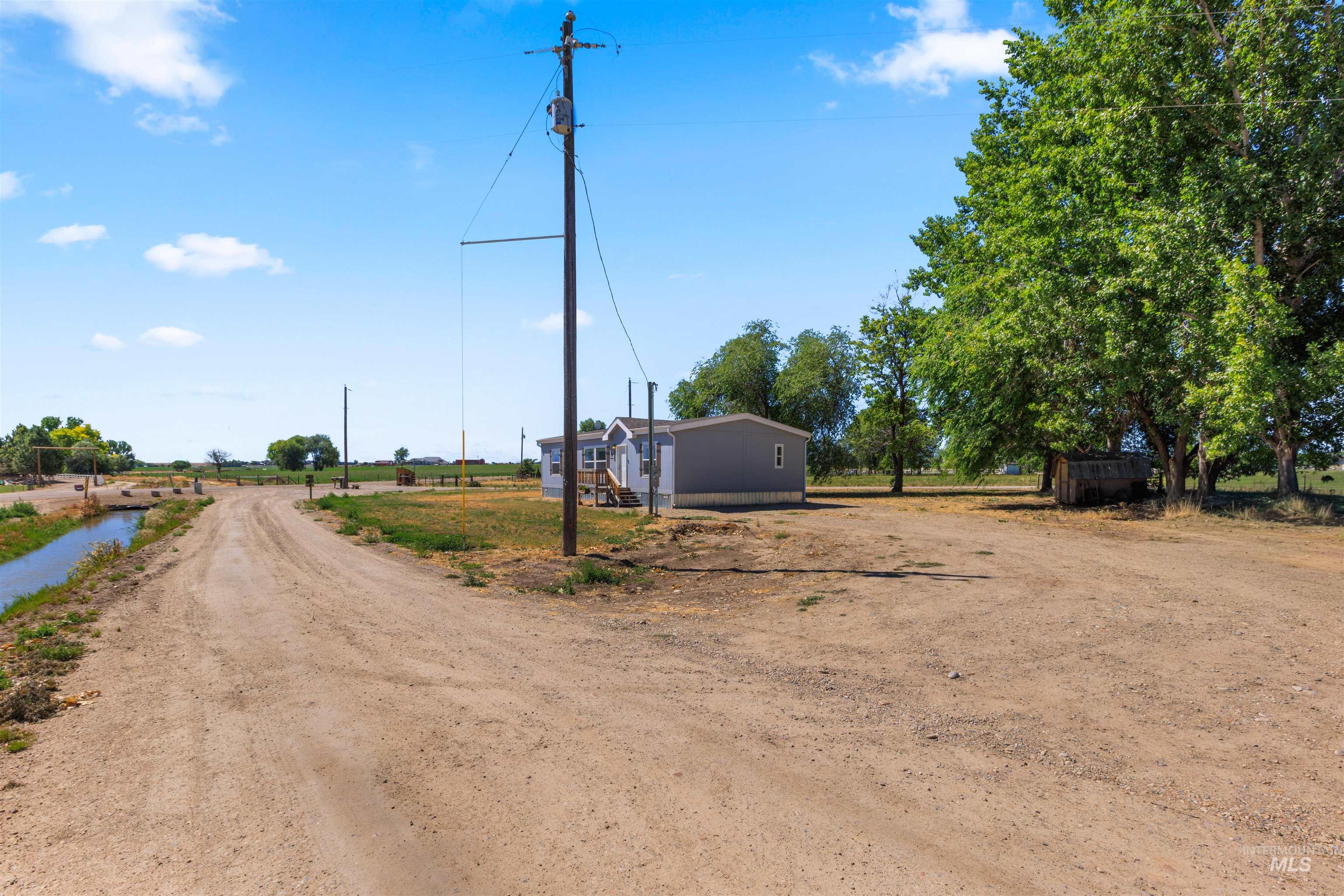 19829 Top Road, Greenleaf, Idaho 83626, 3 Bedrooms, 2 Bathrooms, Residential For Sale, Price $225,000, 98991060