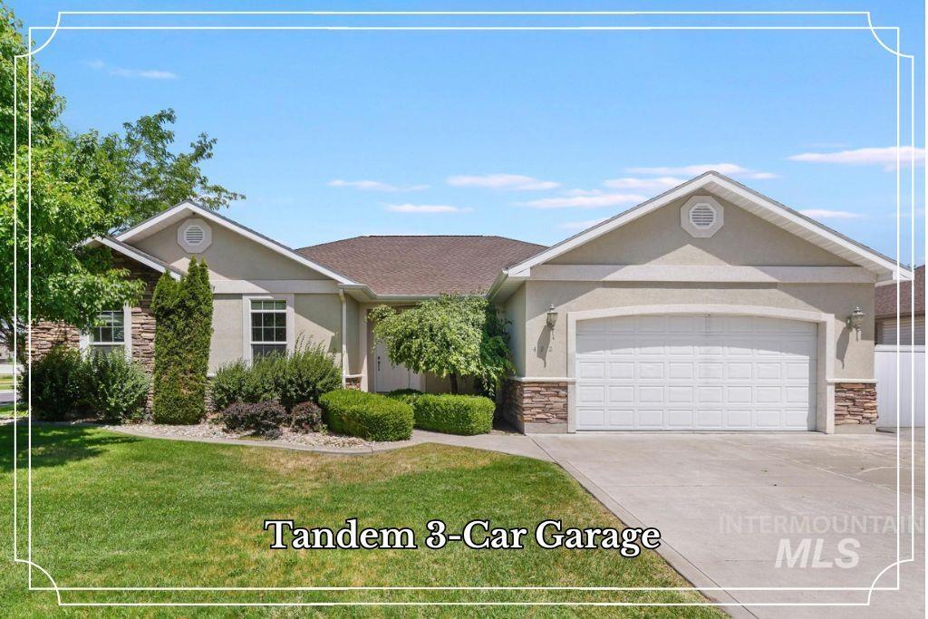 492 Shadetree Trail, Twin Falls, Idaho 83301-2917, 3 Bedrooms, 2 Bathrooms, Residential For Sale, Price $430,000,MLS 98991062