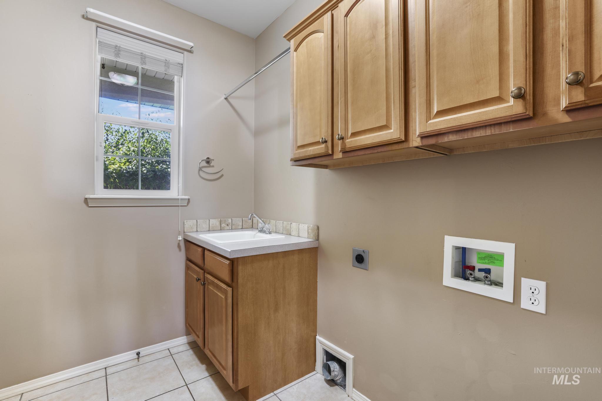 492 Shadetree Trail, Twin Falls, Idaho 83301-2917, 3 Bedrooms, 2 Bathrooms, Residential For Sale, Price $430,000,MLS 98991062