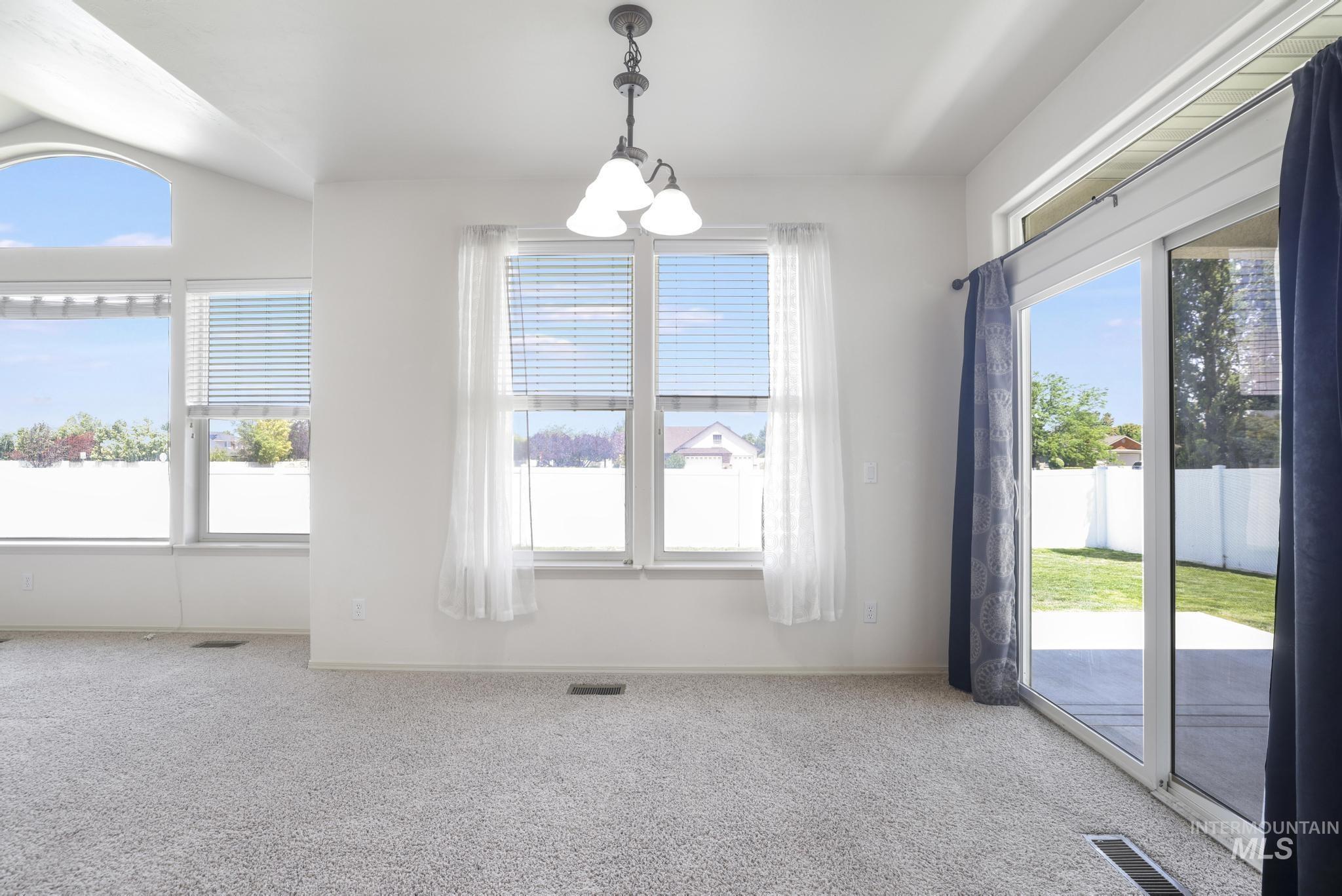 492 Shadetree Trail, Twin Falls, Idaho 83301-2917, 3 Bedrooms, 2 Bathrooms, Residential For Sale, Price $430,000,MLS 98991062