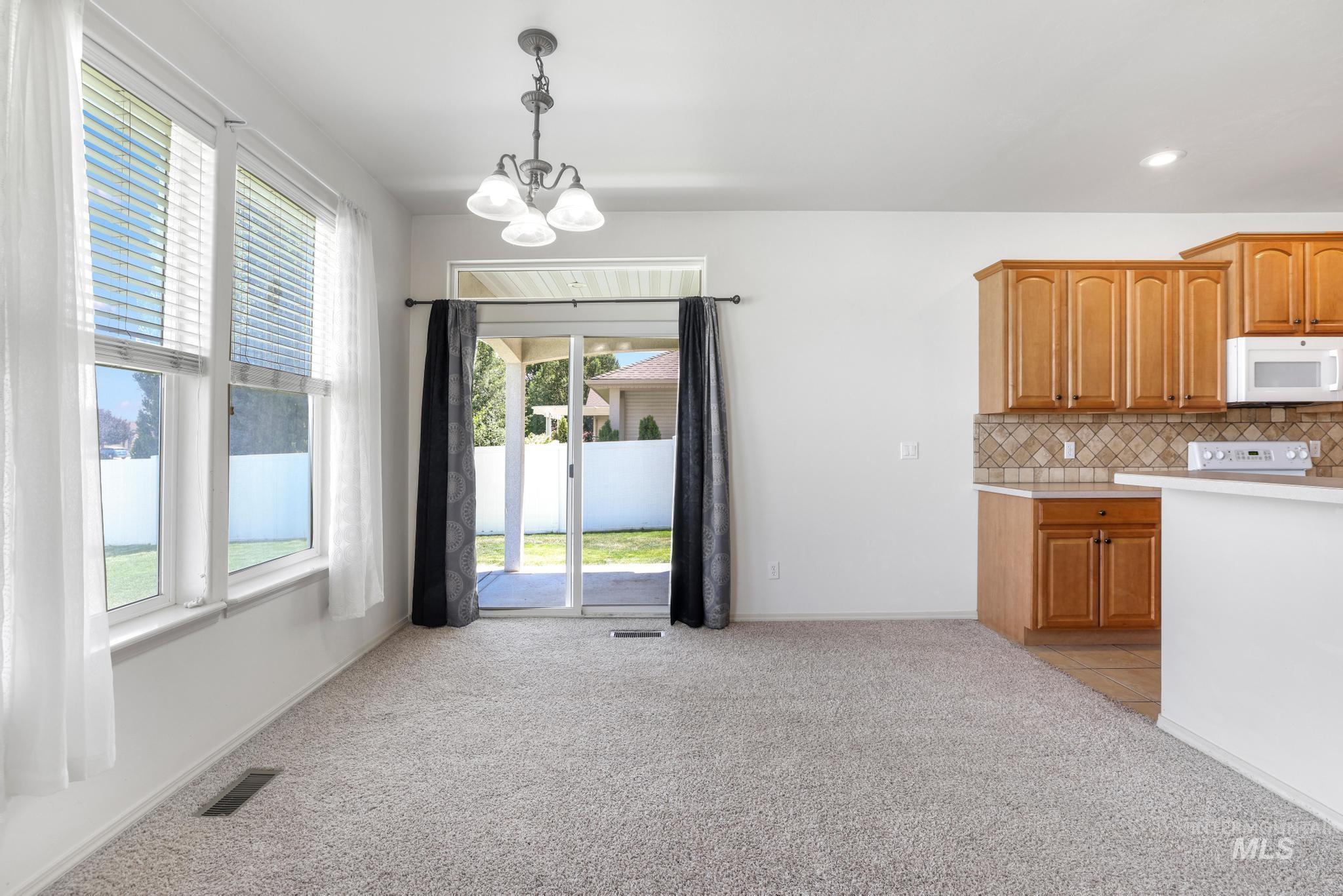492 Shadetree Trail, Twin Falls, Idaho 83301-2917, 3 Bedrooms, 2 Bathrooms, Residential For Sale, Price $430,000,MLS 98991062