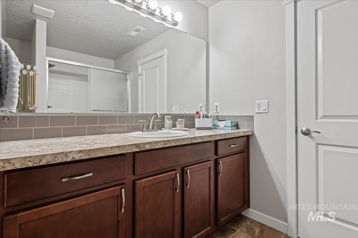 15063 N Fishing Creek Ave, Nampa, Idaho 83651-3007, 3 Bedrooms, 2 Bathrooms, Residential For Sale, Price $459,900,MLS 98991066