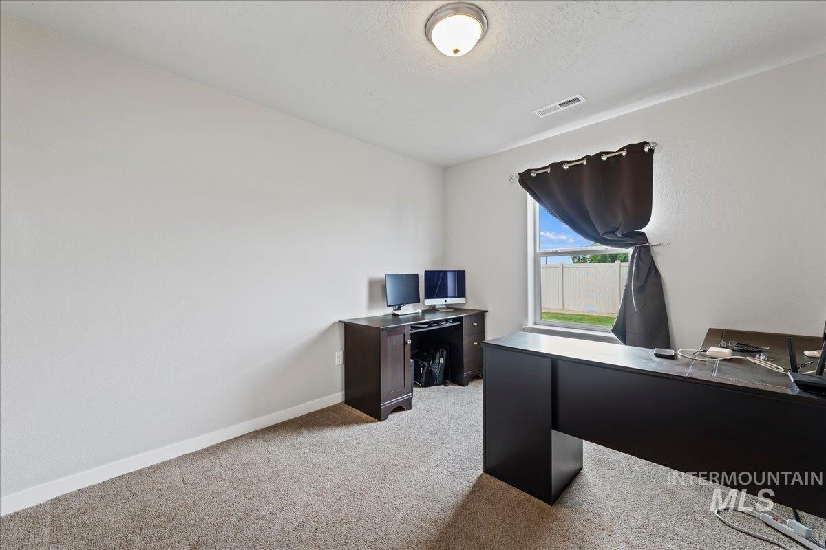 15063 N Fishing Creek Ave, Nampa, Idaho 83651-3007, 3 Bedrooms, 2 Bathrooms, Residential For Sale, Price $459,900,MLS 98991066