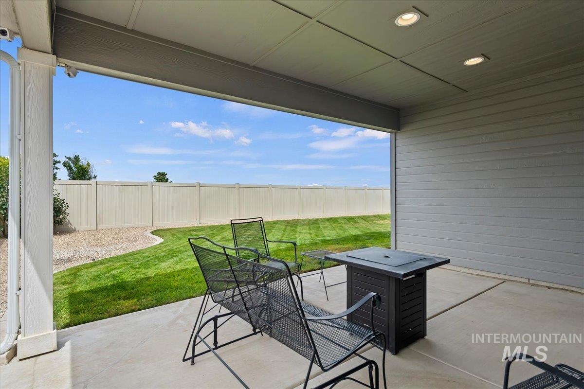15063 N Fishing Creek Ave, Nampa, Idaho 83651-3007, 3 Bedrooms, 2 Bathrooms, Residential For Sale, Price $459,900,MLS 98991066