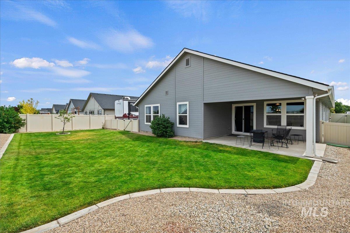 15063 N Fishing Creek Ave, Nampa, Idaho 83651-3007, 3 Bedrooms, 2 Bathrooms, Residential For Sale, Price $459,900,MLS 98991066