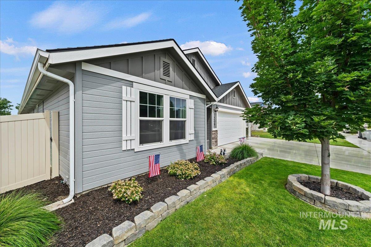 15063 N Fishing Creek Ave, Nampa, Idaho 83651-3007, 3 Bedrooms, 2 Bathrooms, Residential For Sale, Price $459,900,MLS 98991066