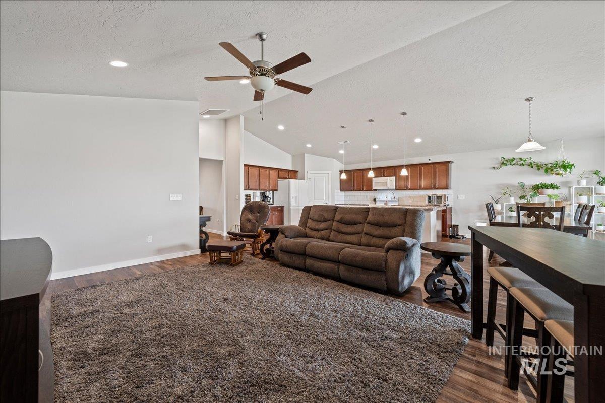 15063 N Fishing Creek Ave, Nampa, Idaho 83651-3007, 3 Bedrooms, 2 Bathrooms, Residential For Sale, Price $459,900,MLS 98991066