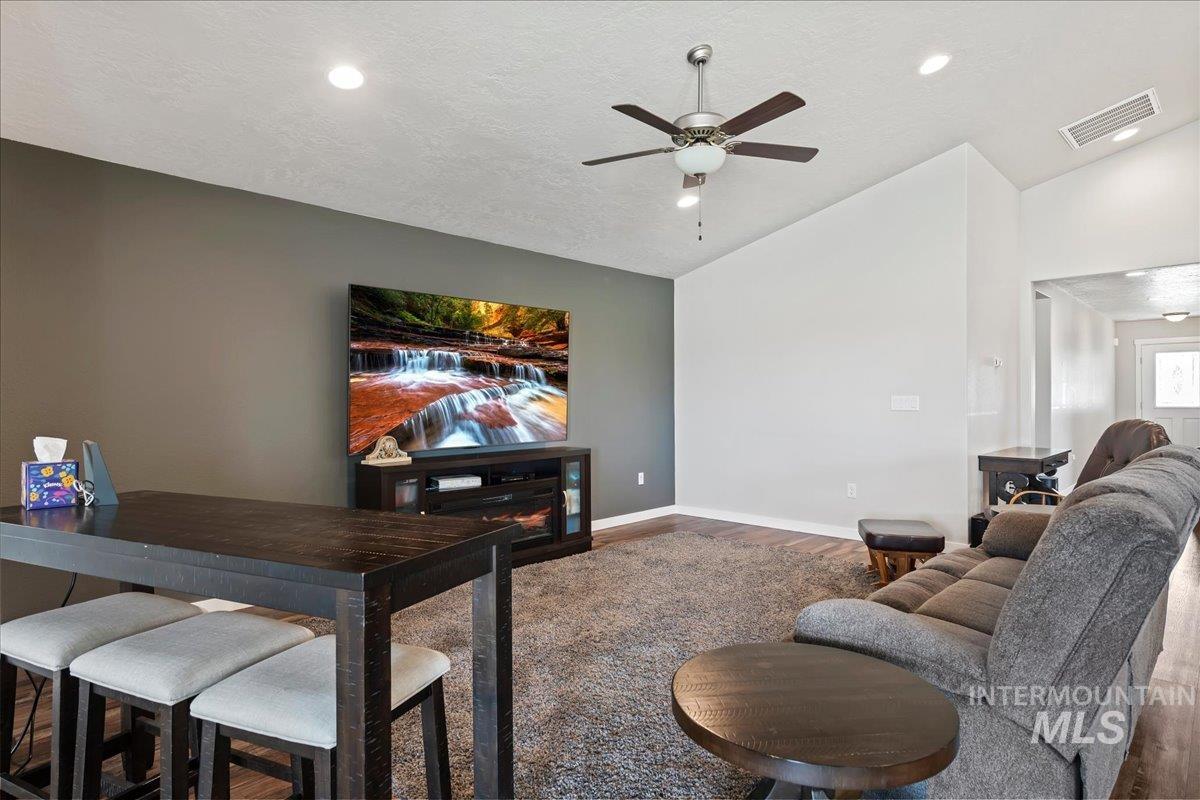 15063 N Fishing Creek Ave, Nampa, Idaho 83651-3007, 3 Bedrooms, 2 Bathrooms, Residential For Sale, Price $459,900,MLS 98991066