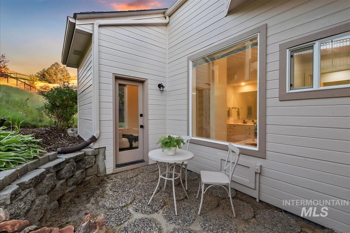 3949 W Quail Ridge, Boise, Idaho 83703-3855, 3 Bedrooms, 2.5 Bathrooms, Residential For Sale, Price $874,900, 98991072