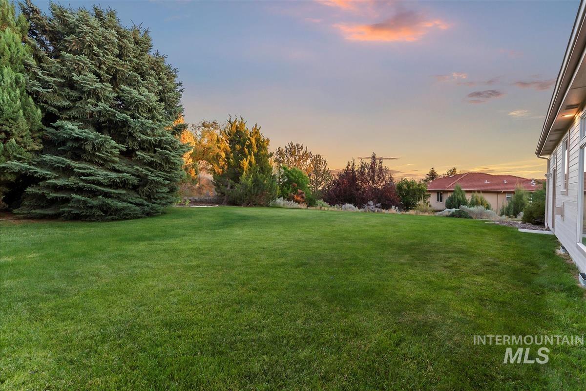 3949 W Quail Ridge, Boise, Idaho 83703-3855, 3 Bedrooms, 2.5 Bathrooms, Residential For Sale, Price $874,900, 98991072