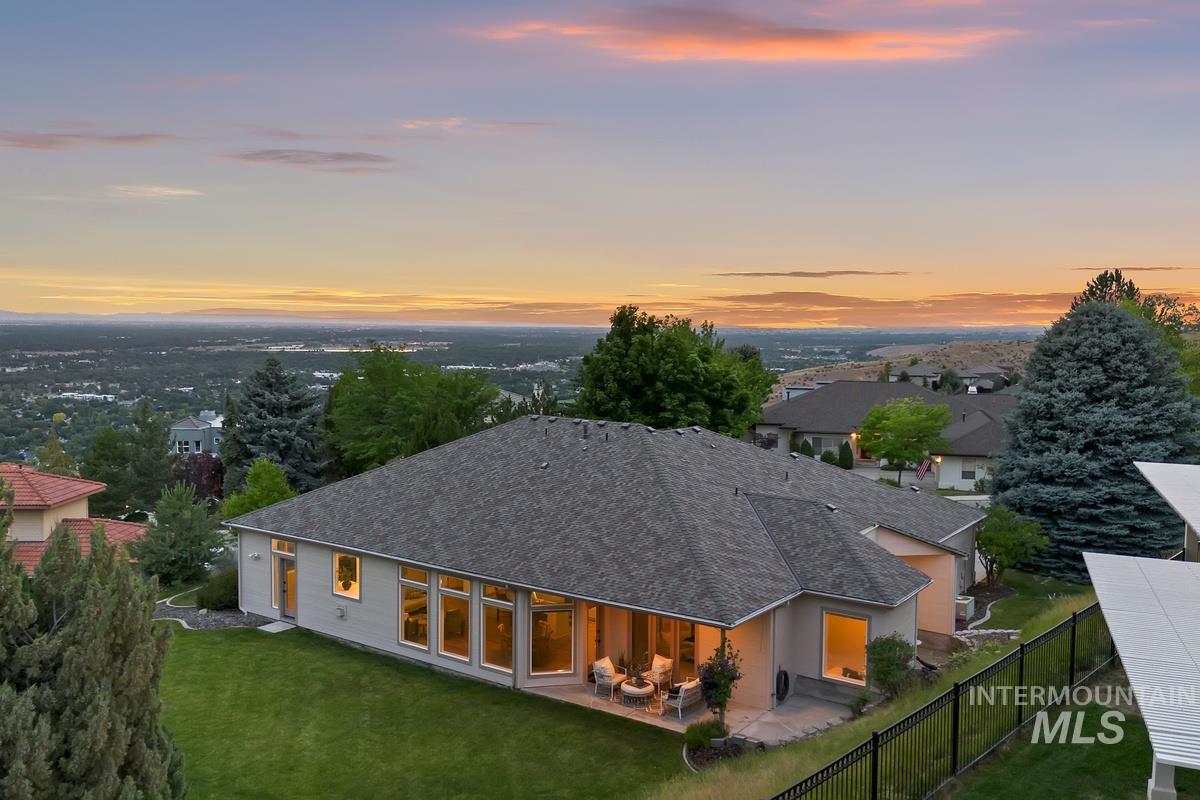 3949 W Quail Ridge, Boise, Idaho 83703-3855, 3 Bedrooms, 2.5 Bathrooms, Residential For Sale, Price $874,900, 98991072
