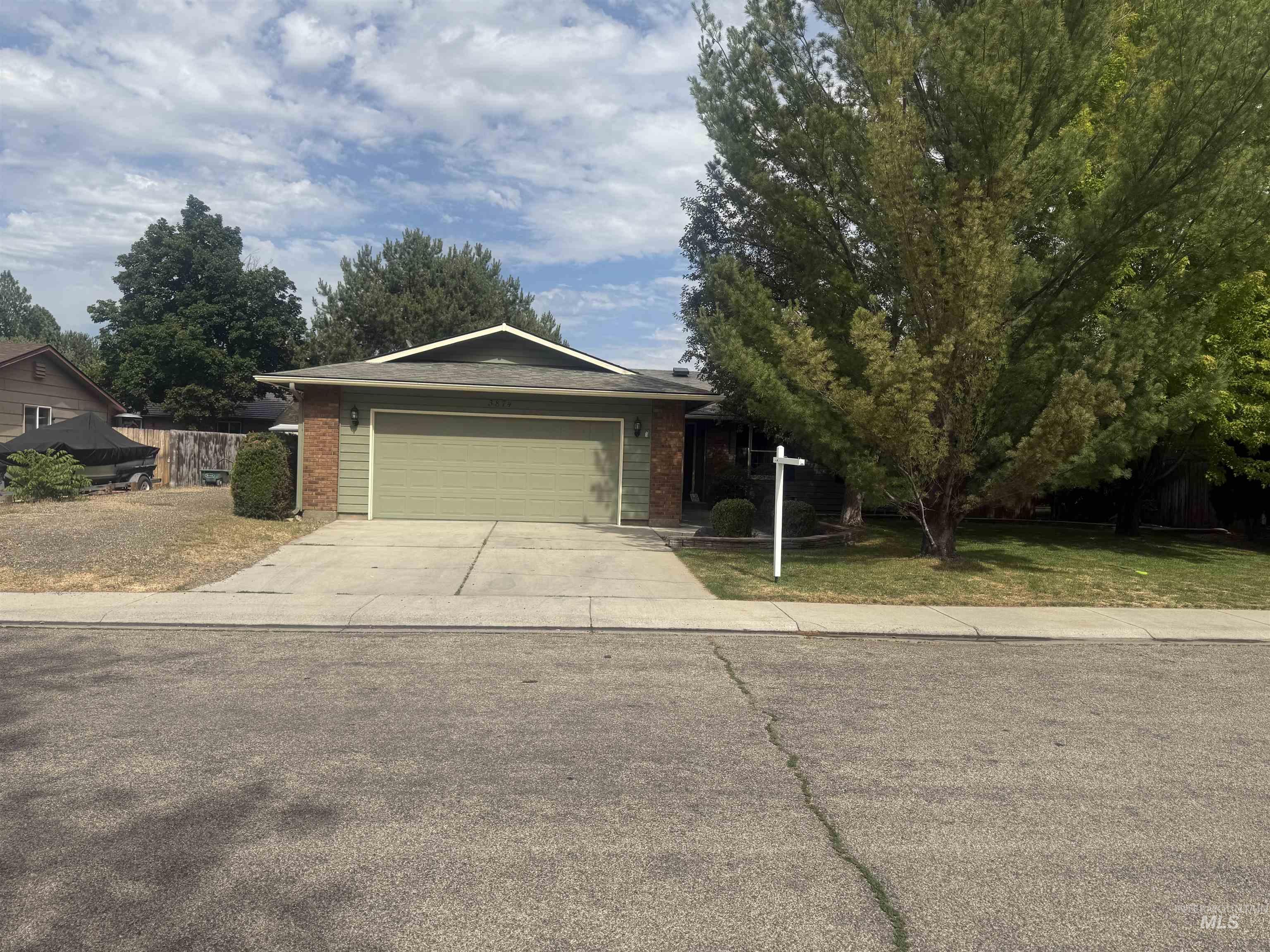 3874 N Bryson Way, Boise, Idaho 83713, 3 Bedrooms, 2 Bathrooms, Residential For Sale, Price $469,000,MLS 98991073
