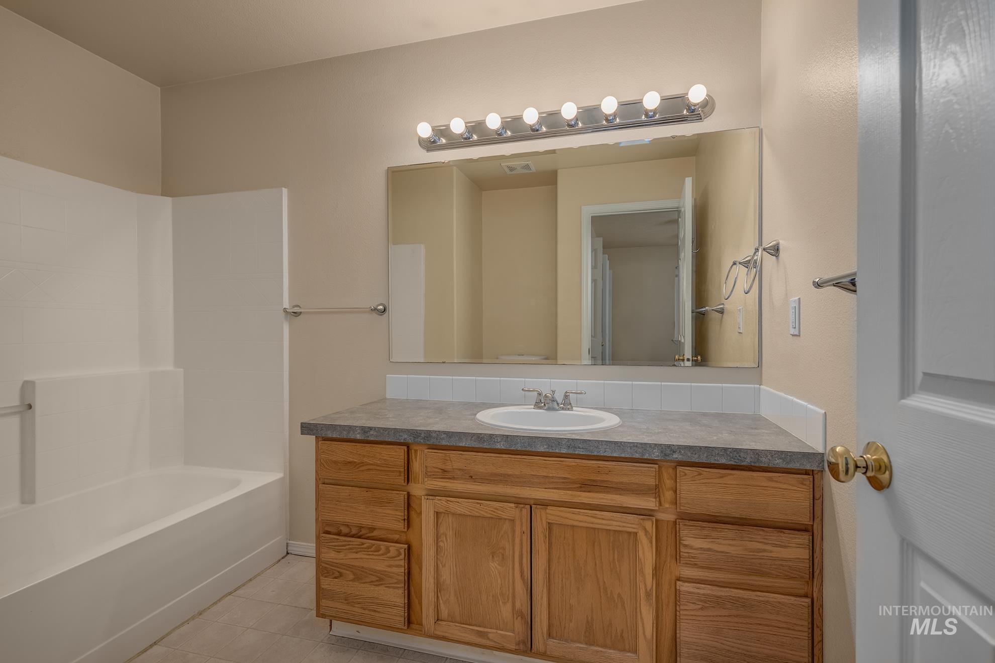 90 S Bancroft Way, Nampa, Idaho 83651-7622, 3 Bedrooms, 2 Bathrooms, Residential For Sale, Price $355,000,MLS 98991074
