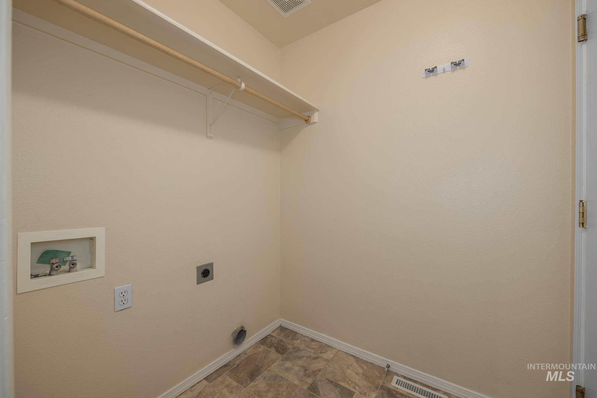 90 S Bancroft Way, Nampa, Idaho 83651-7622, 3 Bedrooms, 2 Bathrooms, Residential For Sale, Price $355,000,MLS 98991074