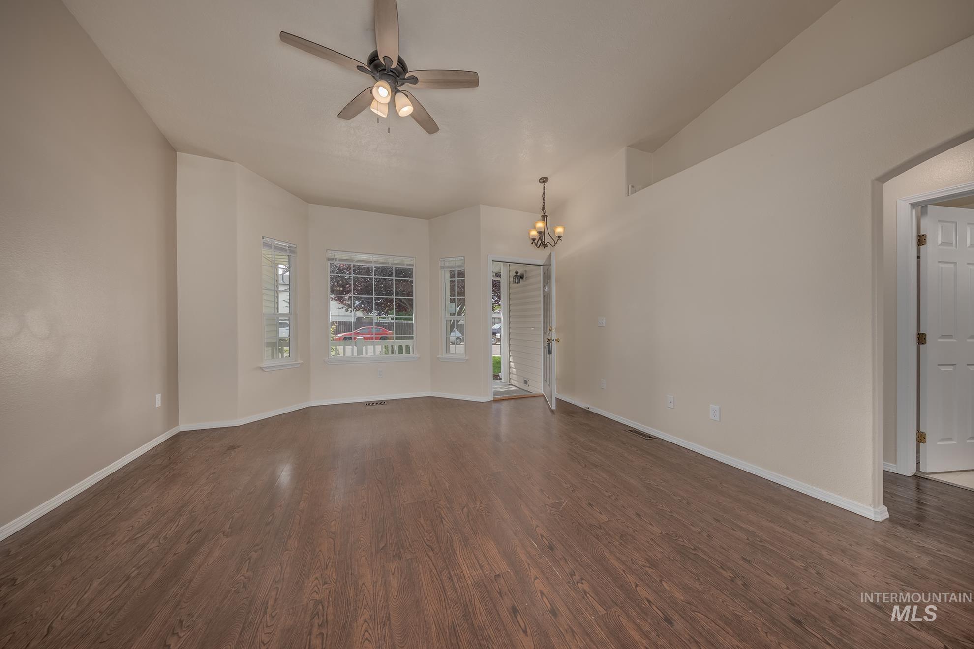 90 S Bancroft Way, Nampa, Idaho 83651-7622, 3 Bedrooms, 2 Bathrooms, Residential For Sale, Price $355,000,MLS 98991074