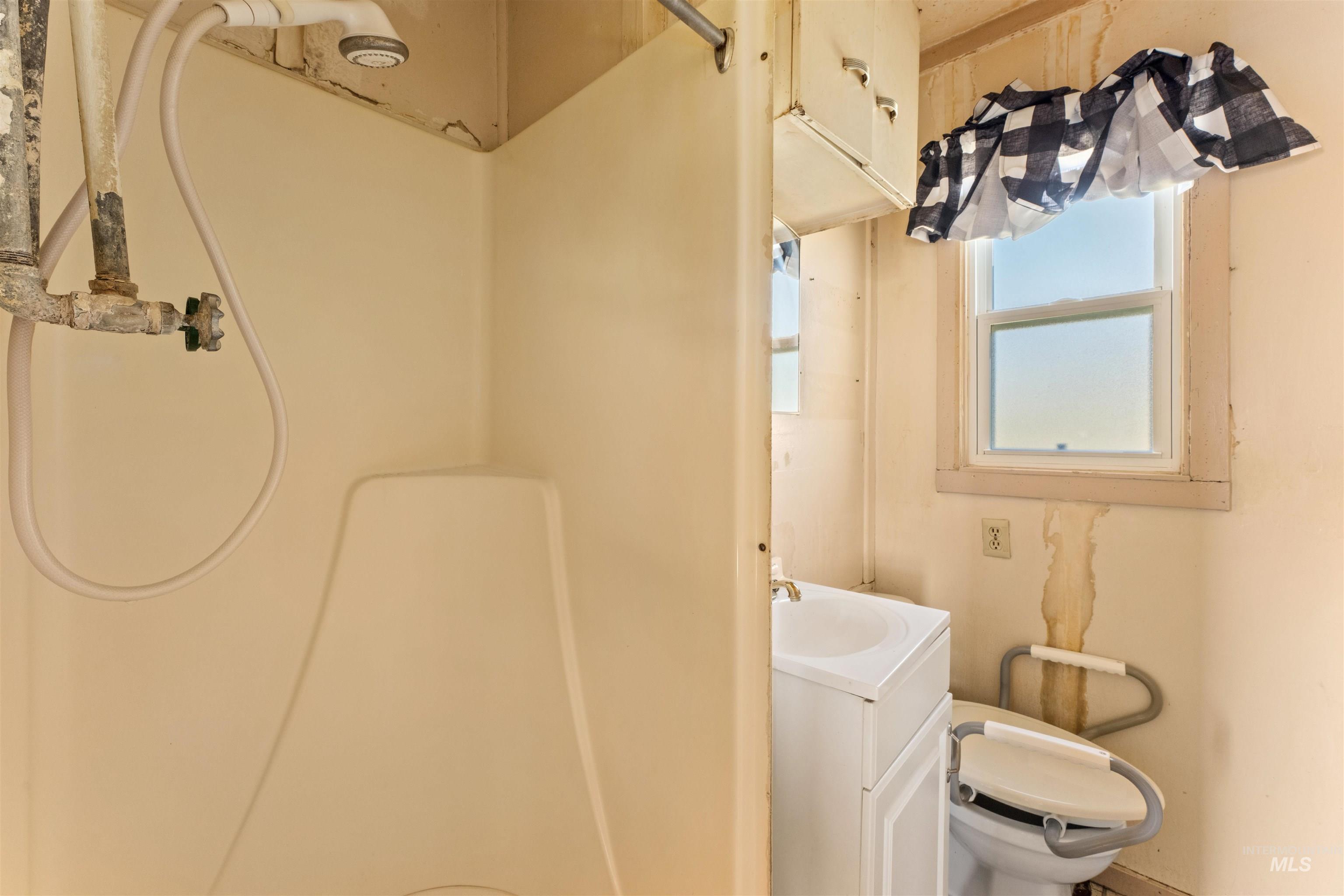 8427 Southside Blvd, Nampa, Idaho 83686, 1 Bedroom, 1 Bathroom, Residential For Sale, Price $100,000,MLS 98991075