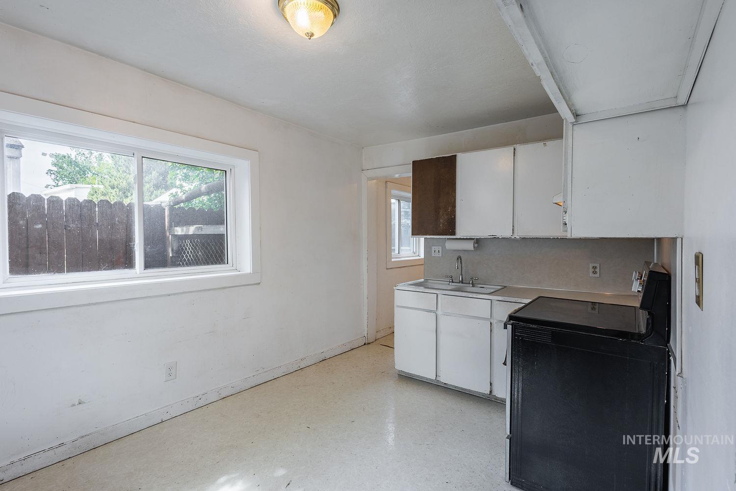 1021 W Chamberlin St, Boise, Idaho 83706-4100, 1 Bedroom, 1 Bathroom, Residential For Sale, Price $299,900, 98991076