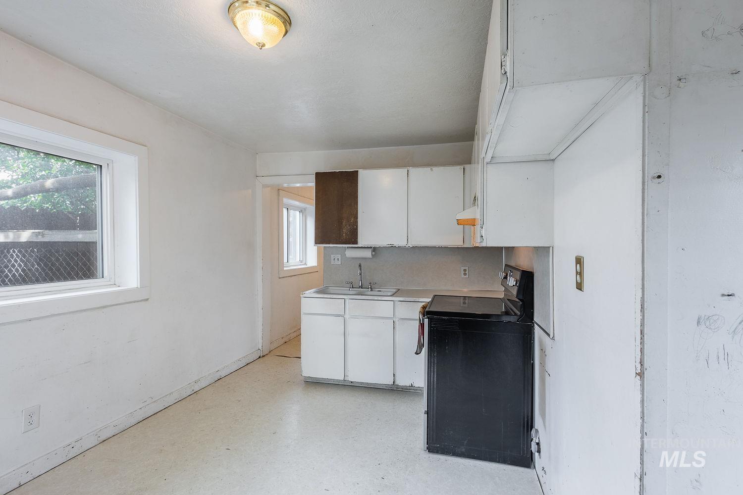1021 W Chamberlin St, Boise, Idaho 83706-4100, 1 Bedroom, 1 Bathroom, Residential For Sale, Price $299,900, 98991076