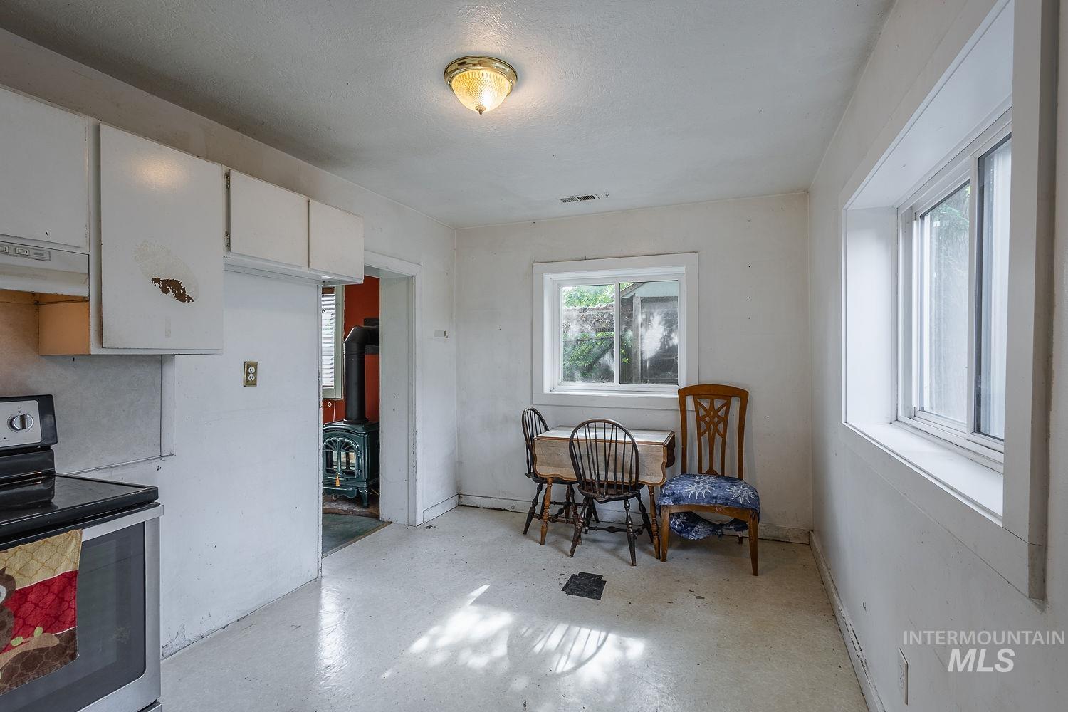 1021 W Chamberlin St, Boise, Idaho 83706-4100, 1 Bedroom, 1 Bathroom, Residential For Sale, Price $299,900, 98991076