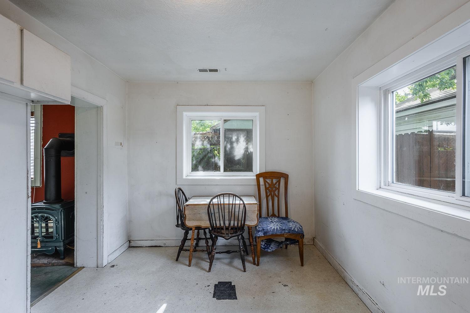 1021 W Chamberlin St, Boise, Idaho 83706-4100, 1 Bedroom, 1 Bathroom, Residential For Sale, Price $299,900, 98991076