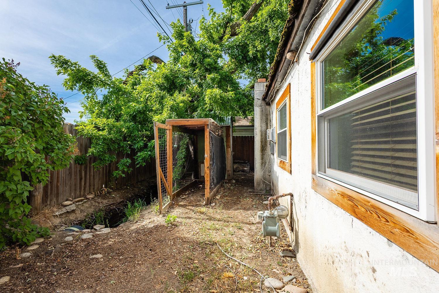 1021 W Chamberlin St, Boise, Idaho 83706-4100, 1 Bedroom, 1 Bathroom, Residential For Sale, Price $299,900, 98991076