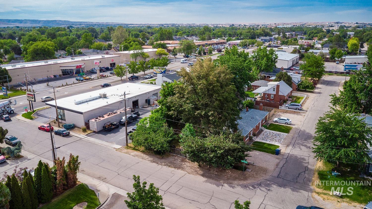 1021 W Chamberlin St, Boise, Idaho 83706-4100, 1 Bedroom, 1 Bathroom, Residential For Sale, Price $299,900, 98991076