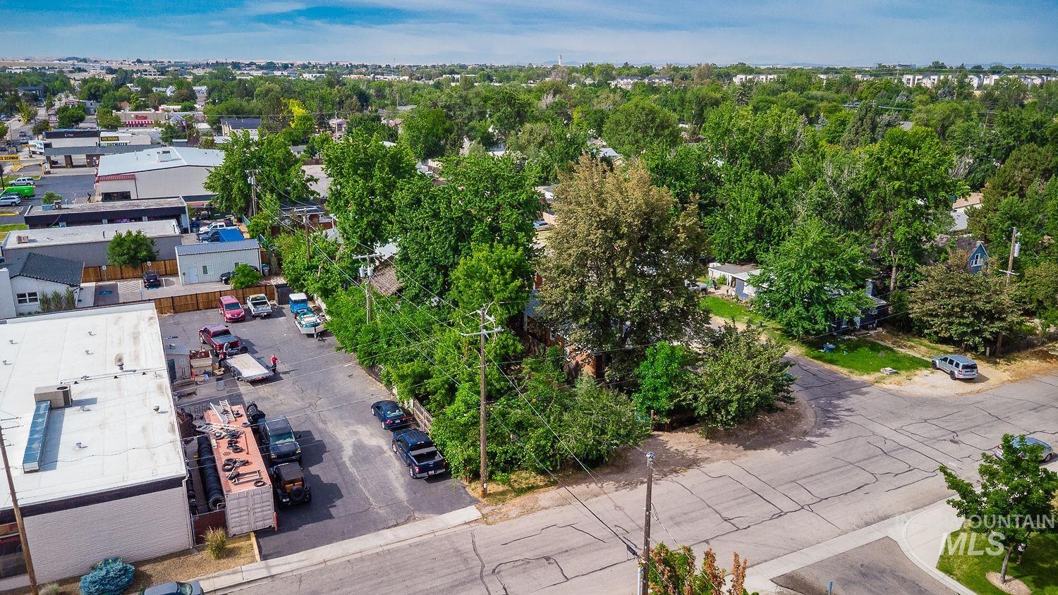 1021 W Chamberlin St, Boise, Idaho 83706-4100, 1 Bedroom, 1 Bathroom, Residential For Sale, Price $299,900, 98991076