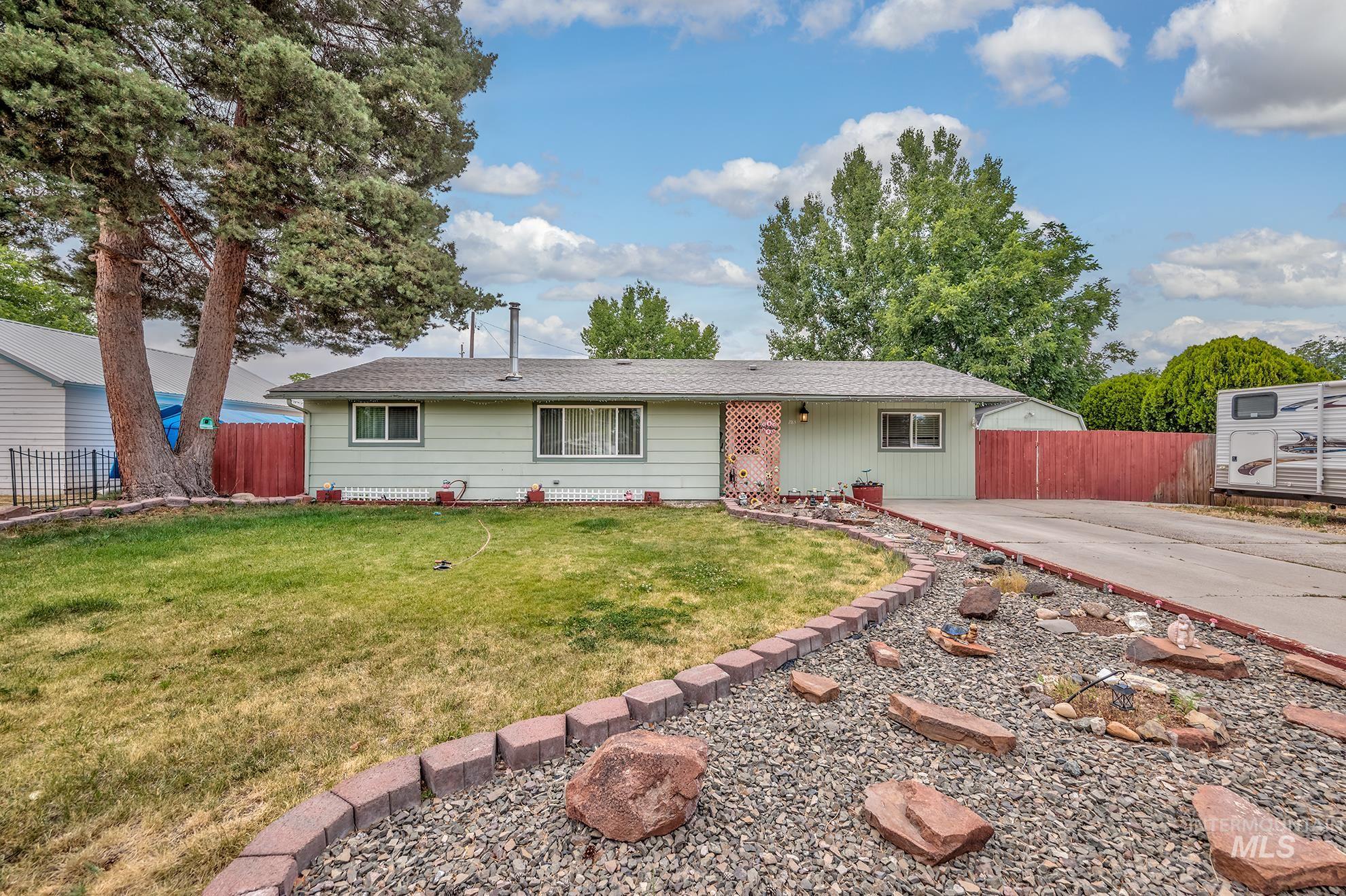 283 NW 6th St, Ontario, Oregon 97914, 4 Bedrooms, 2 Bathrooms, Residential For Sale, Price $227,000, 98991077