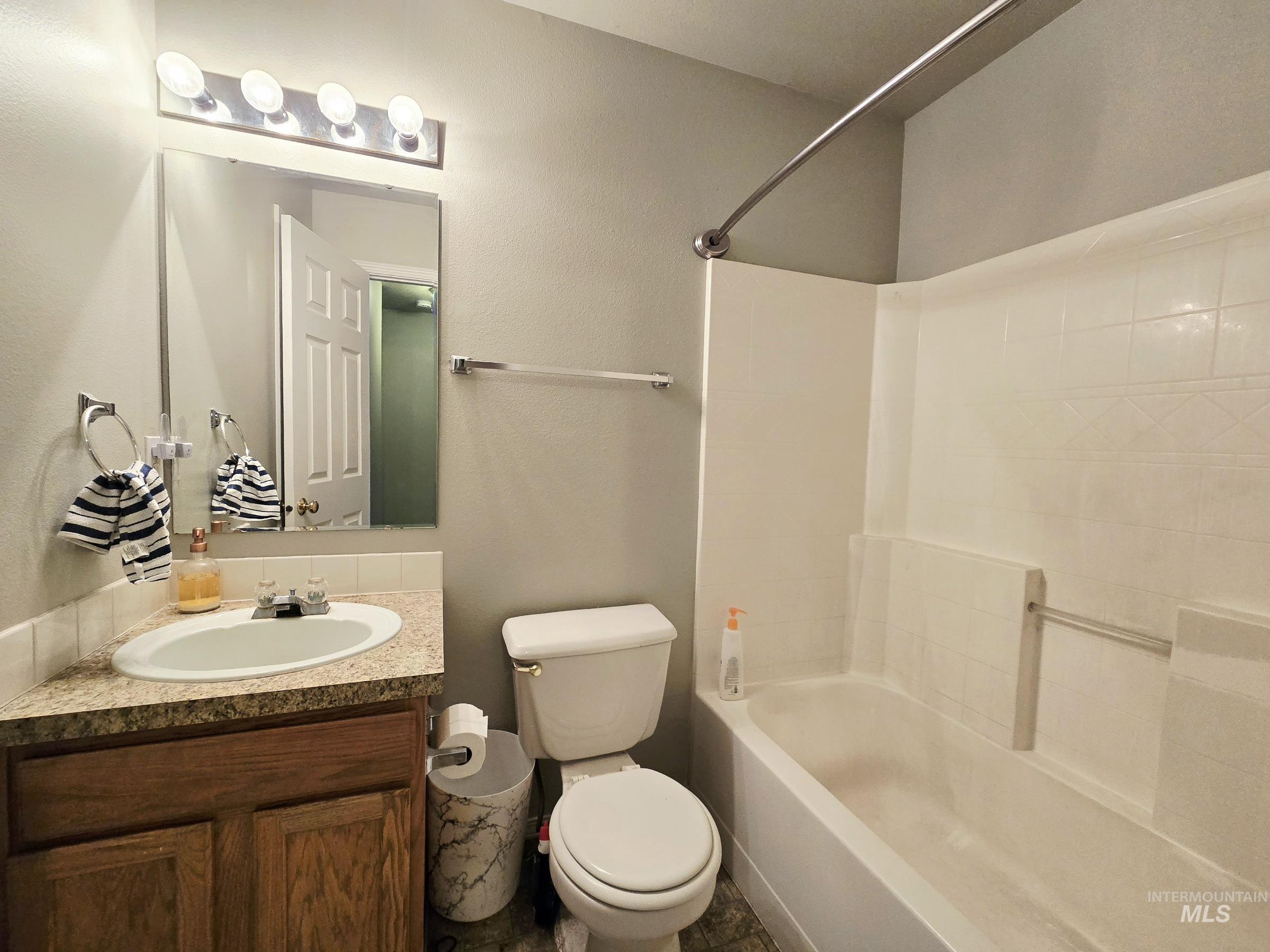 157 N Kildeer, Nampa, Idaho 83651, 4 Bedrooms, 2.5 Bathrooms, Residential For Sale, Price $399,900,MLS 98991078
