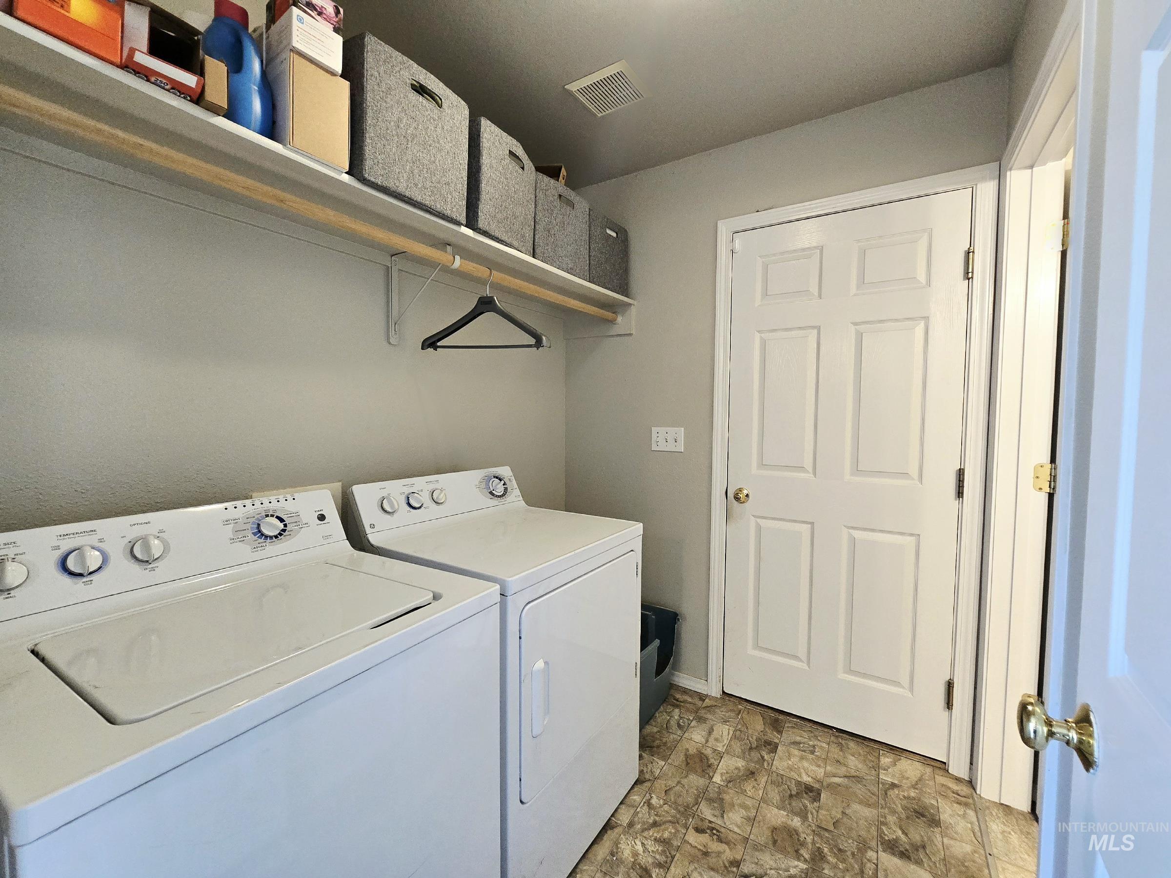 157 N Kildeer, Nampa, Idaho 83651, 4 Bedrooms, 2.5 Bathrooms, Residential For Sale, Price $399,900,MLS 98991078