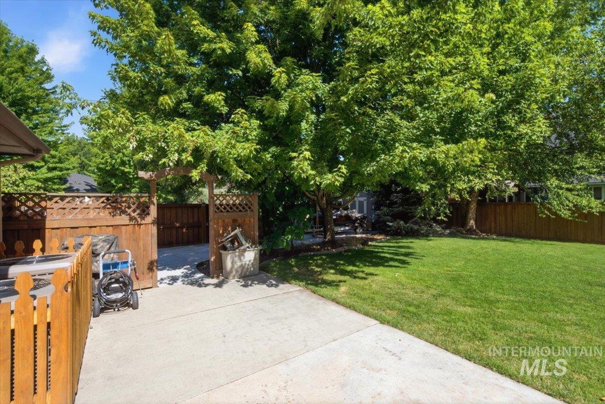 2560 W Wolf Rapids, Meridian, Idaho 83646, 4 Bedrooms, 3 Bathrooms, Residential For Sale, Price $850,000, 98991079