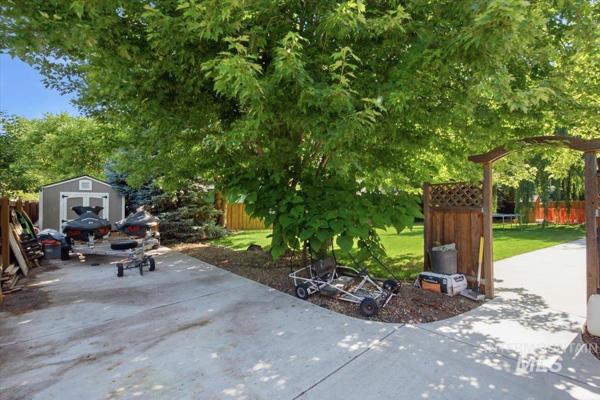 2560 W Wolf Rapids, Meridian, Idaho 83646, 4 Bedrooms, 3 Bathrooms, Residential For Sale, Price $850,000, 98991079