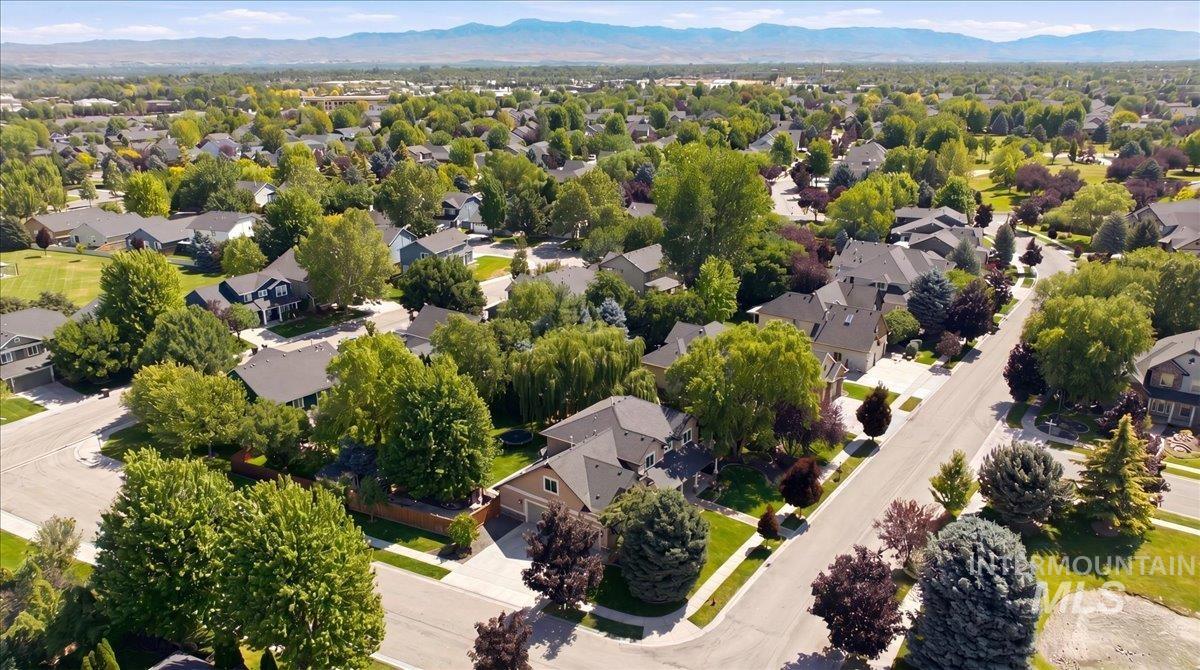 2560 W Wolf Rapids, Meridian, Idaho 83646, 4 Bedrooms, 3 Bathrooms, Residential For Sale, Price $850,000, 98991079