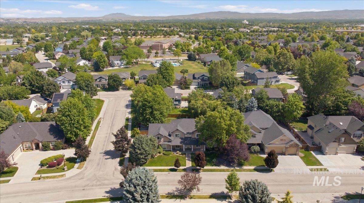 2560 W Wolf Rapids, Meridian, Idaho 83646, 4 Bedrooms, 3 Bathrooms, Residential For Sale, Price $850,000, 98991079