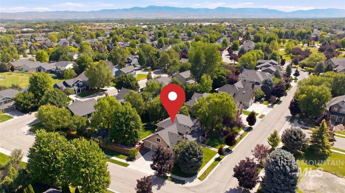2560 W Wolf Rapids, Meridian, Idaho 83646, 4 Bedrooms, 3 Bathrooms, Residential For Sale, Price $850,000, 98991079