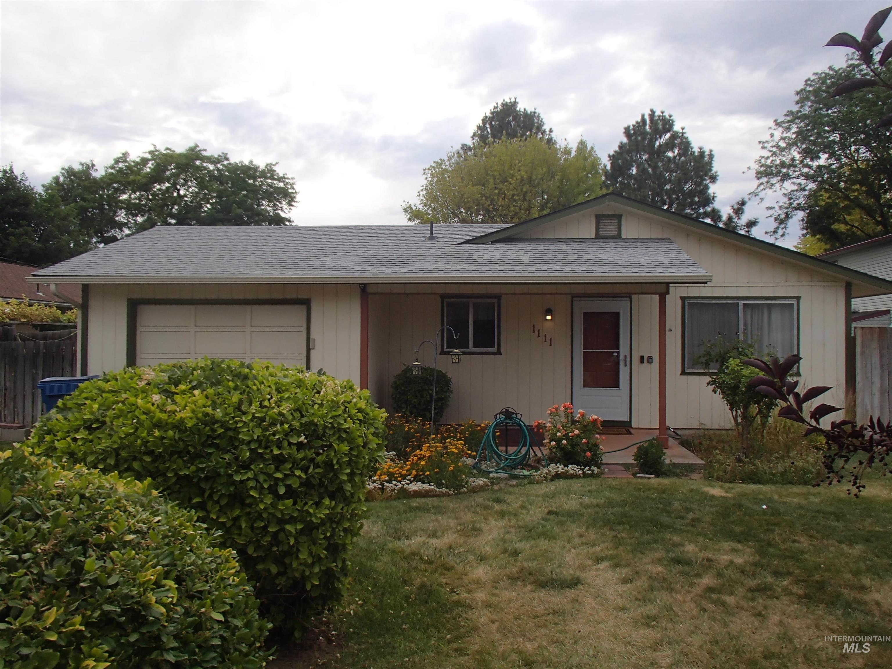 1111 S Locust, Nampa, Idaho 83686, 3 Bedrooms, 1 Bathroom, Residential For Sale, Price $314,700, 98991081