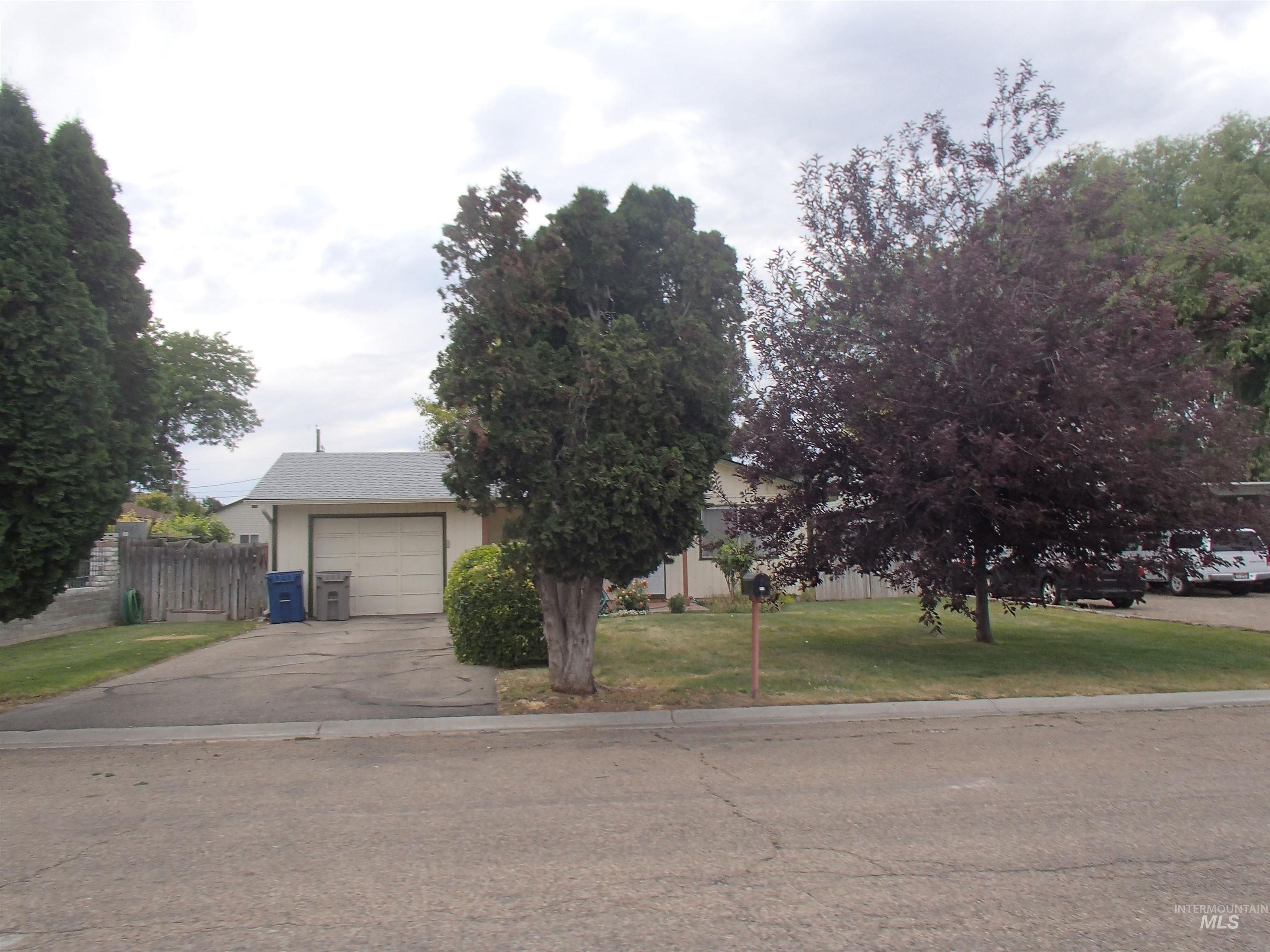 1111 S Locust, Nampa, Idaho 83686, 3 Bedrooms, 1 Bathroom, Residential For Sale, Price $314,700, 98991081