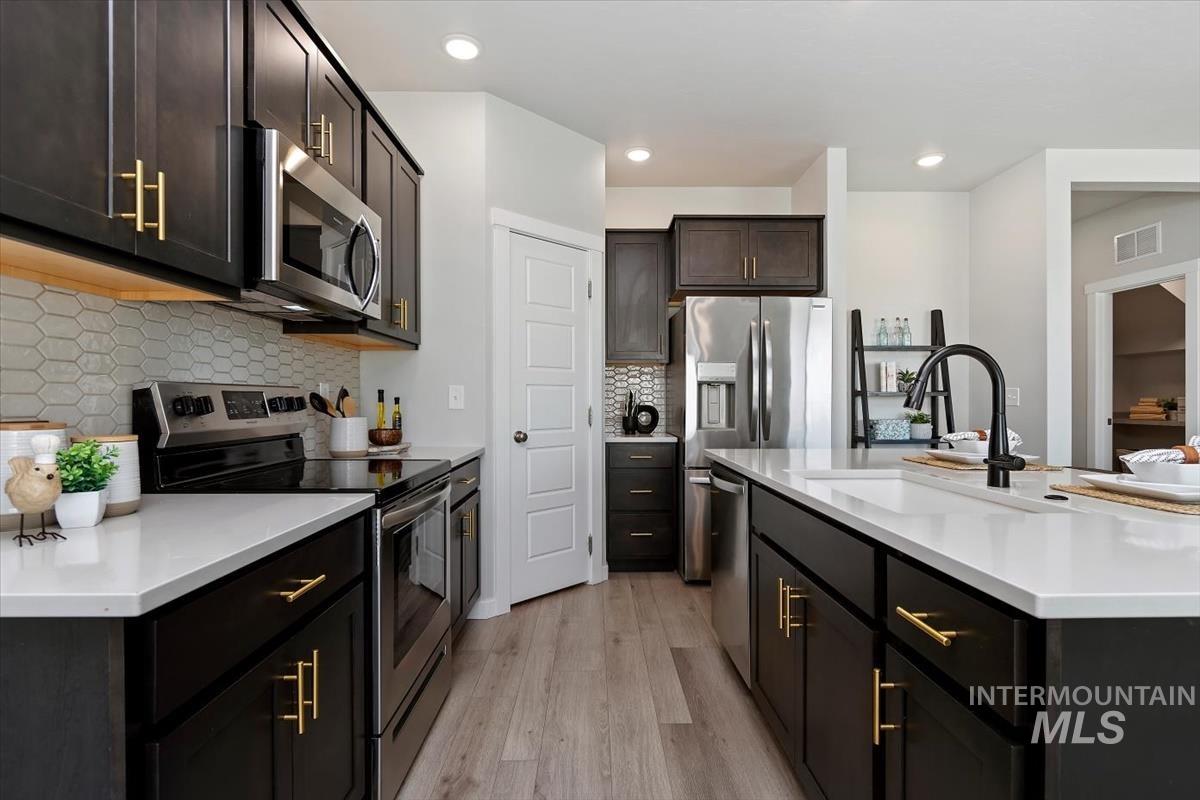 4432 N Maplestone Av, Meridian, Idaho 83646, 3 Bedrooms, 2 Bathrooms, Residential For Sale, Price $467,000,MLS 98991099